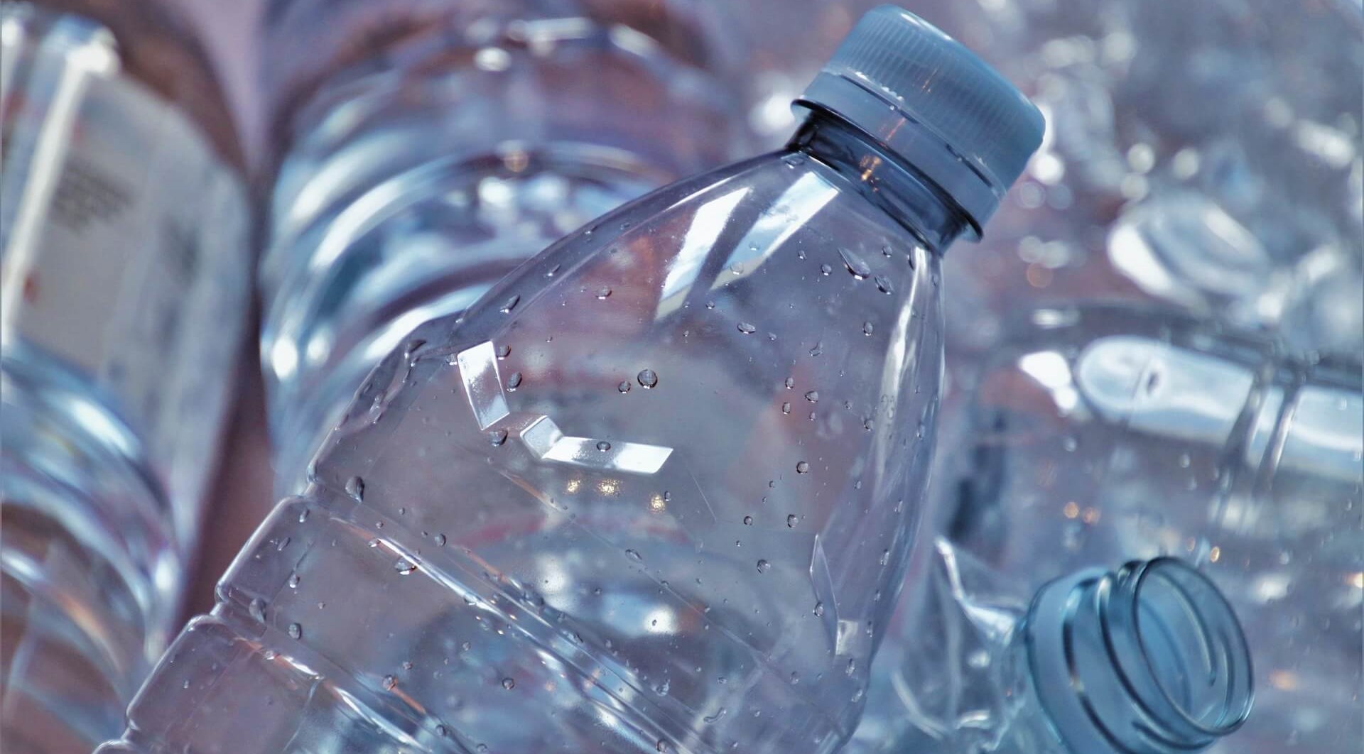 You are currently viewing How Plastic Bottles Are Made